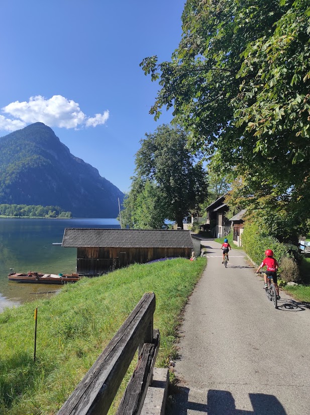 Hallstatt itinerary - bike around lake