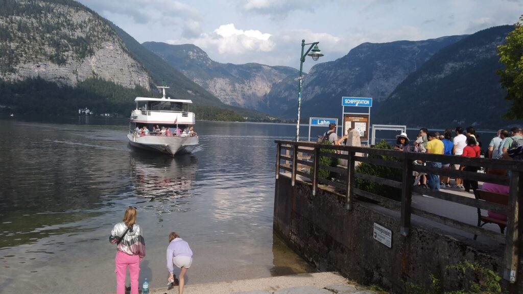Hallstatt boat tour - ferry to Lahn