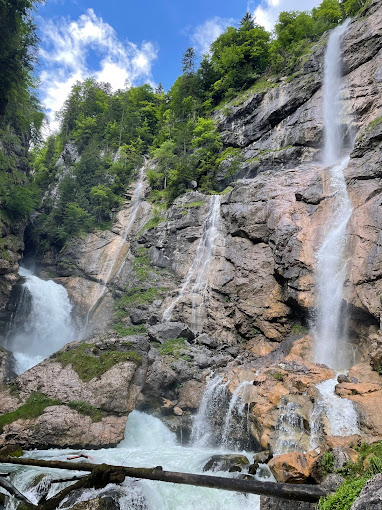 viewpoint Hallstatt waterfall