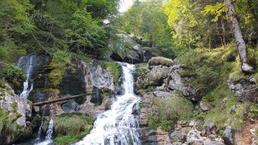 hallstatt waterfall Dürrenbach wasserfall