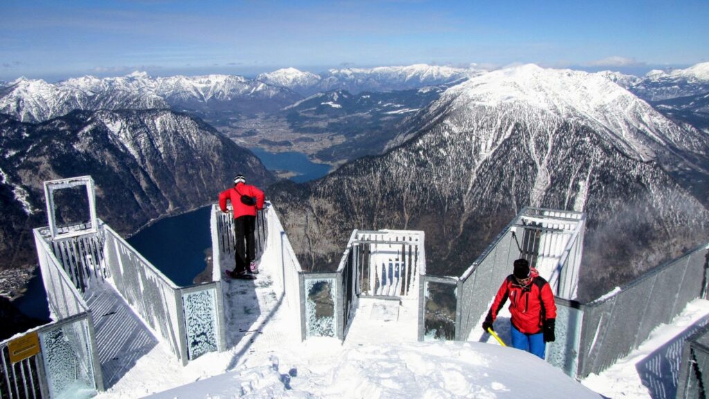 5 Fingers viewing platform on Dachstein Krippenstein with panoramic winter view